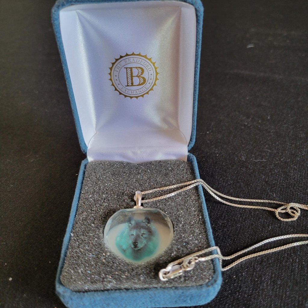 Bradford Exchange Wolf Necklace Crystal Sterling Silver Chain 925 Bge Heart Wbox 55$